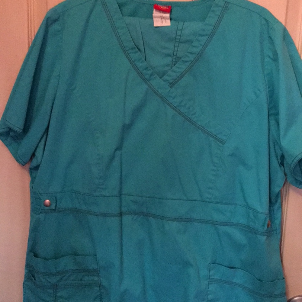 Dickie brand teal scrub top and matching bottoms